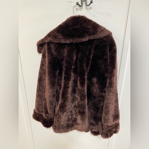 Burgundy fake fur coat - Picture 2 of 2